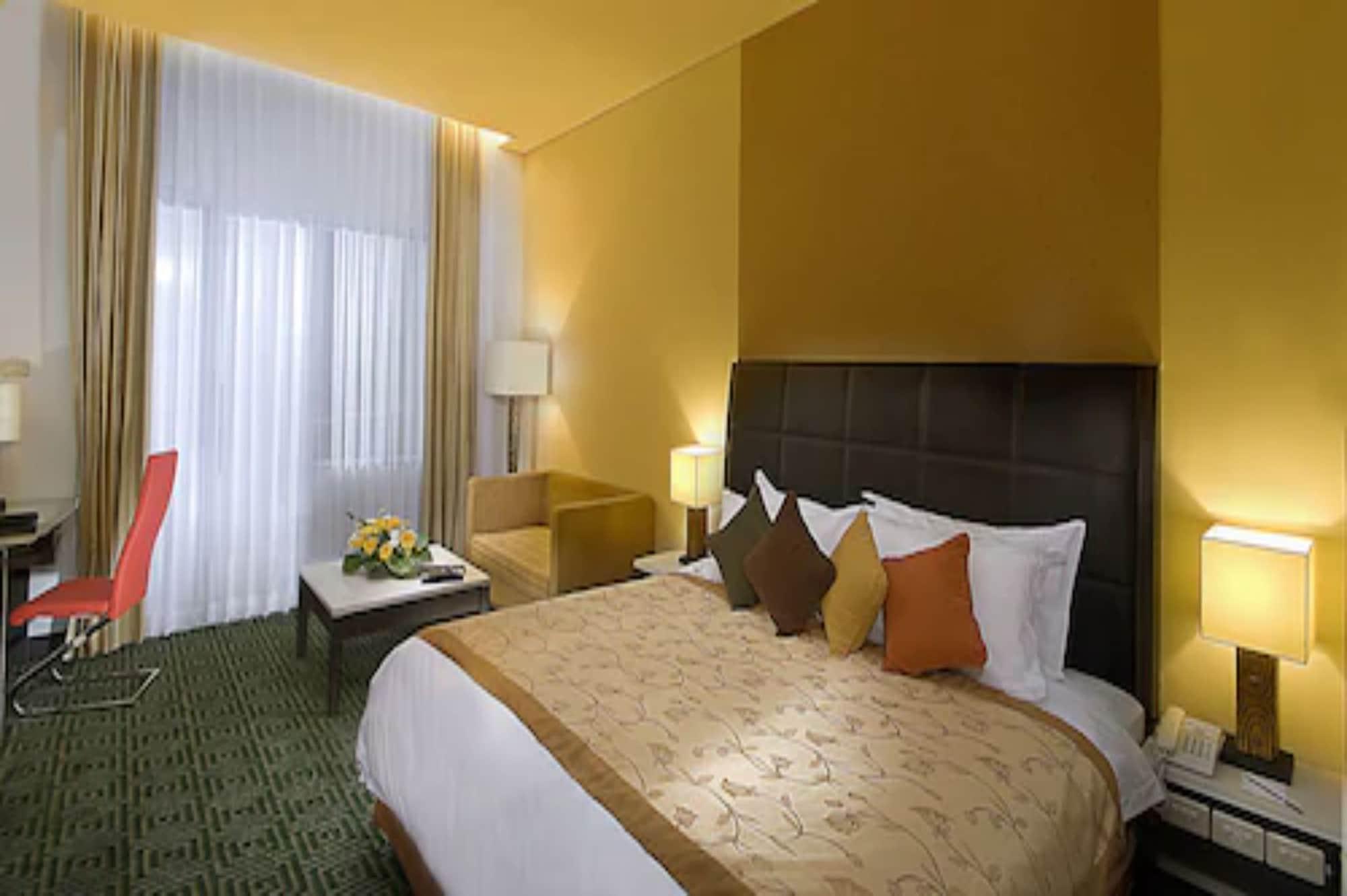 Golden Flower By Kagum Hotels Бандунг Екстериор снимка