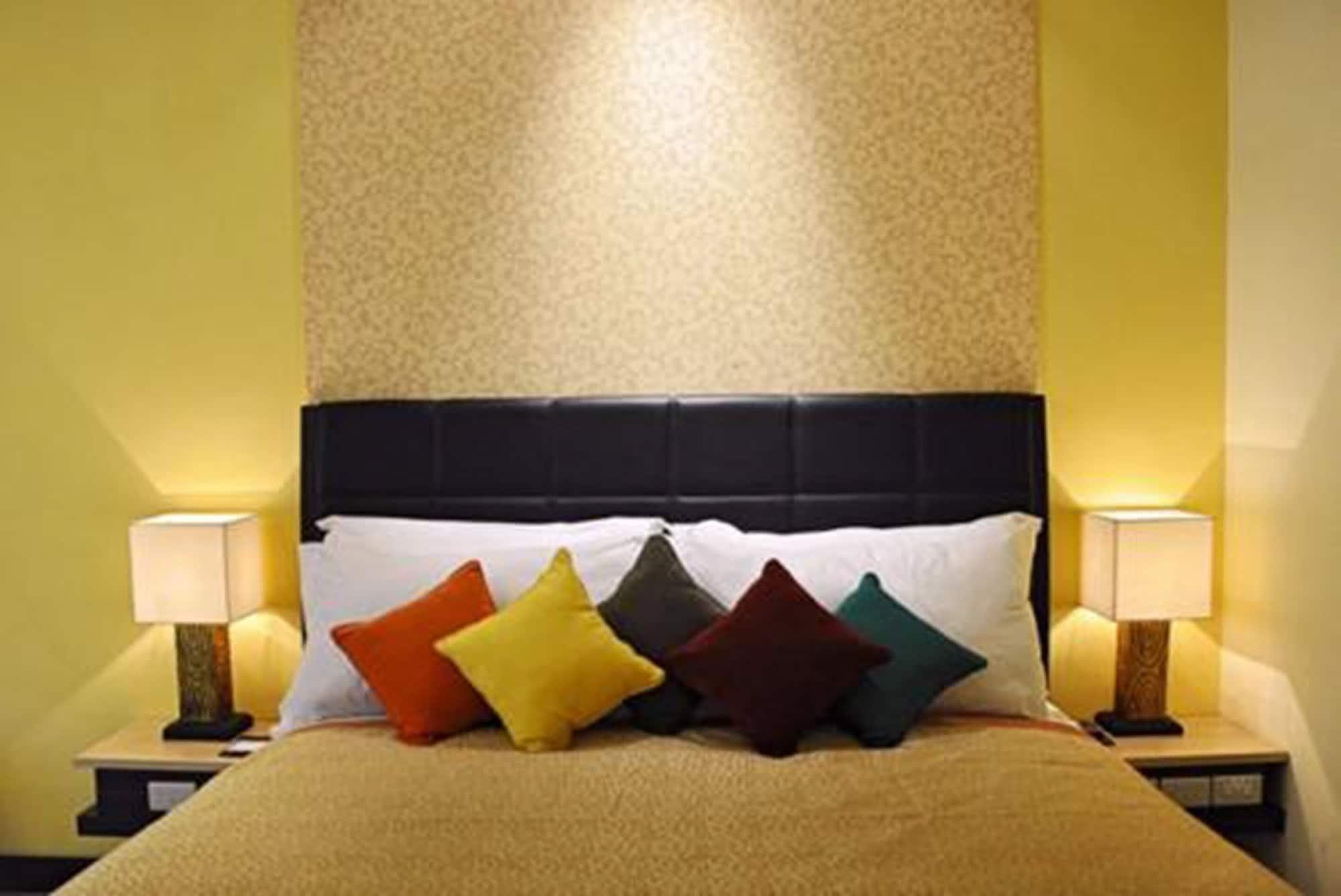 Golden Flower By Kagum Hotels Бандунг Екстериор снимка