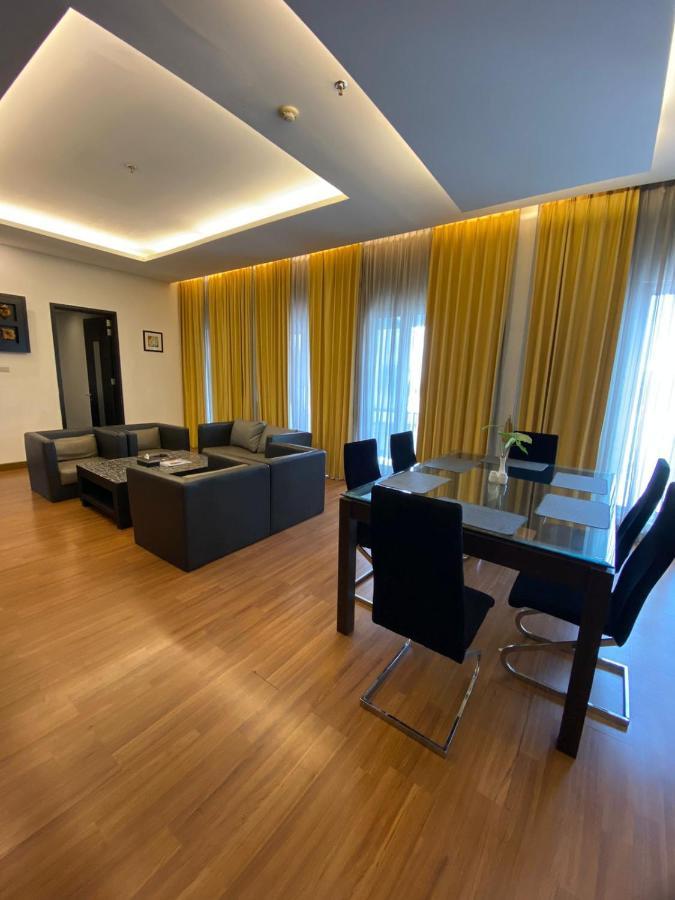 Golden Flower By Kagum Hotels Бандунг Екстериор снимка